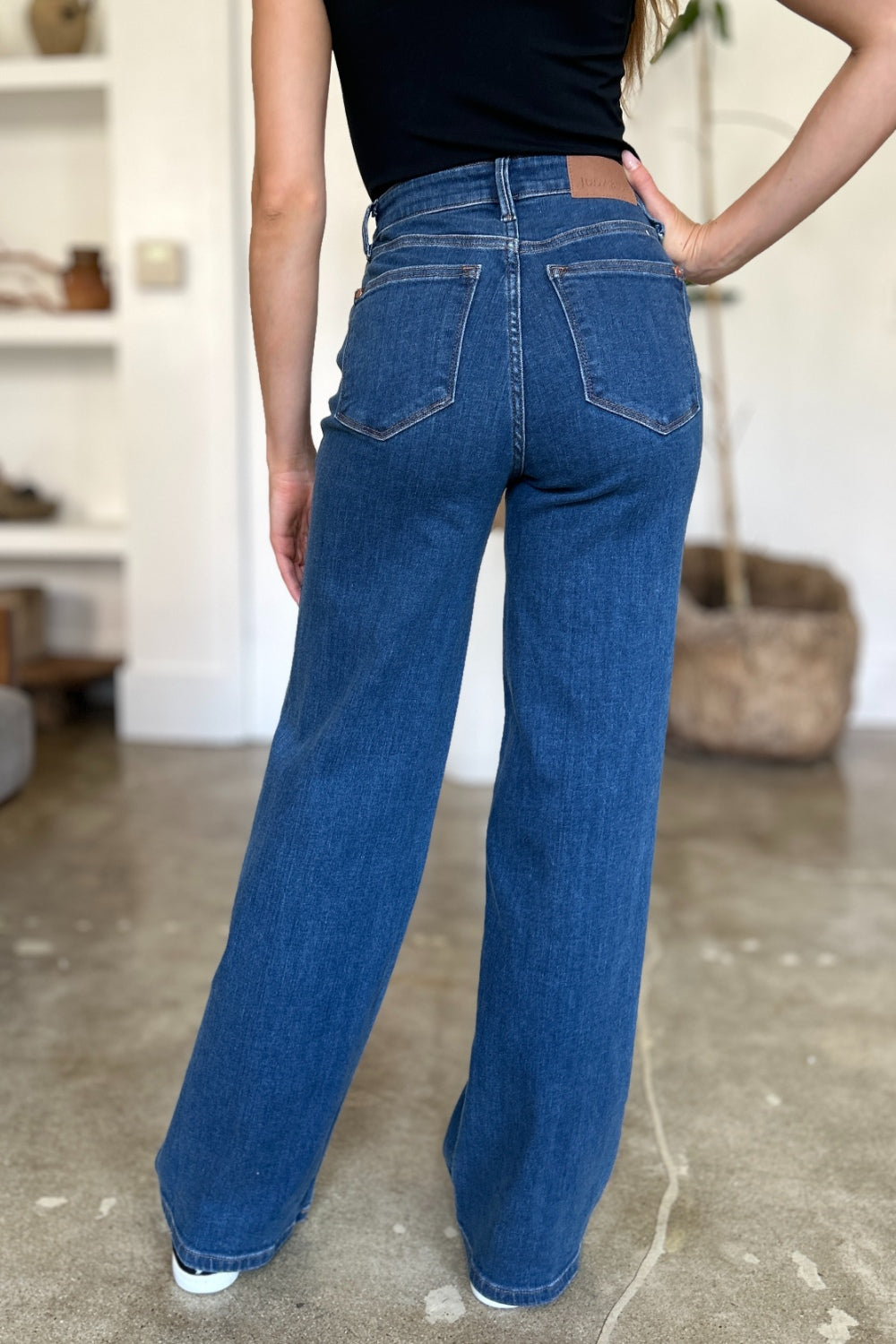 High Rise Straight Jeans - Judy Blue - Jeans